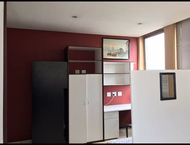 1 BEDROOM FLAT FOR SALE IN BRAAMFONTEIN